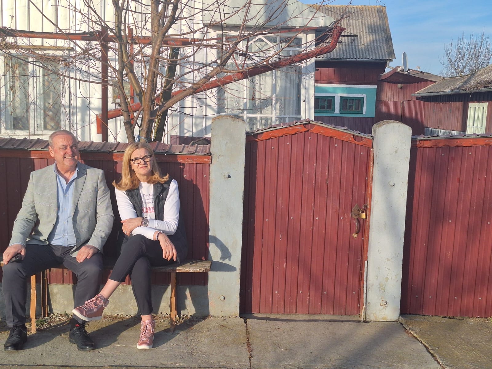 Cu Cornel, acasa in Cândești,